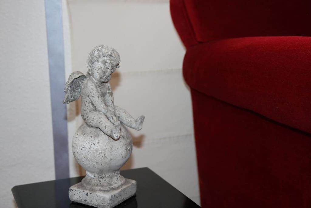 LUMINOSO. COMODO. ACOGEDOR. WIFI. Junto a AVE Valenza Esterno foto