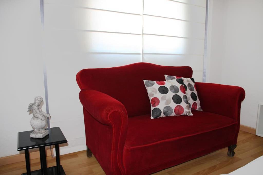 LUMINOSO. COMODO. ACOGEDOR. WIFI. Junto a AVE Valenza Esterno foto