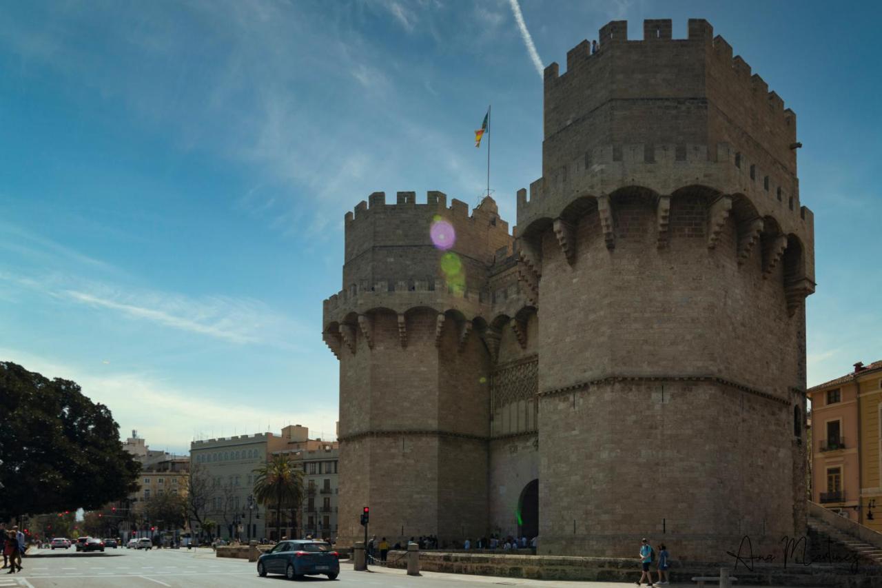LUMINOSO. COMODO. ACOGEDOR. WIFI. Junto a AVE Valenza Esterno foto