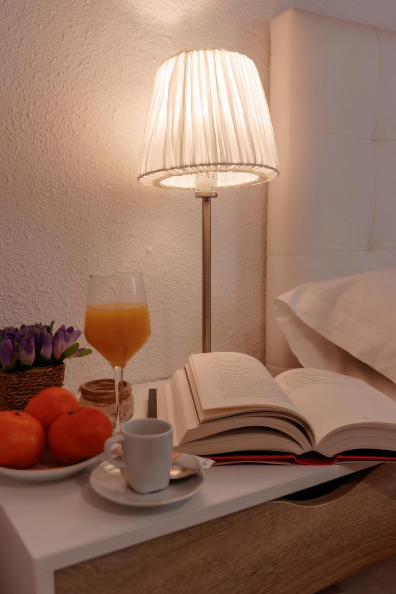 LUMINOSO. COMODO. ACOGEDOR. WIFI. Junto a AVE Valenza Esterno foto