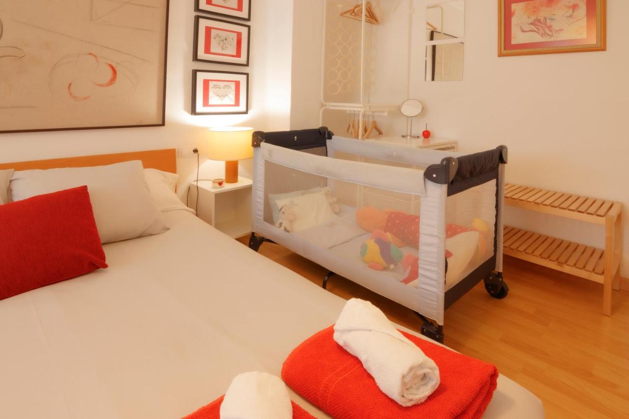 LUMINOSO. COMODO. ACOGEDOR. WIFI. Junto a AVE Valenza Esterno foto