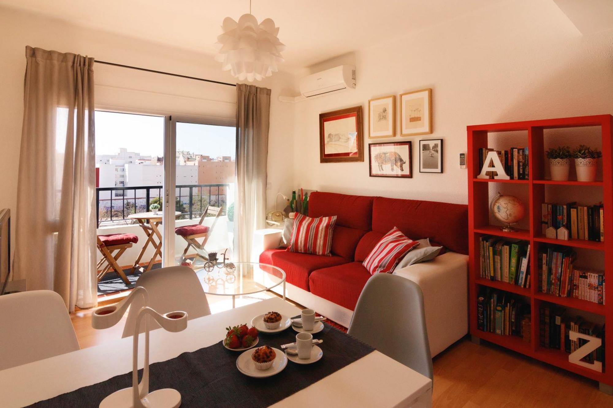LUMINOSO. COMODO. ACOGEDOR. WIFI. Junto a AVE Valenza Esterno foto