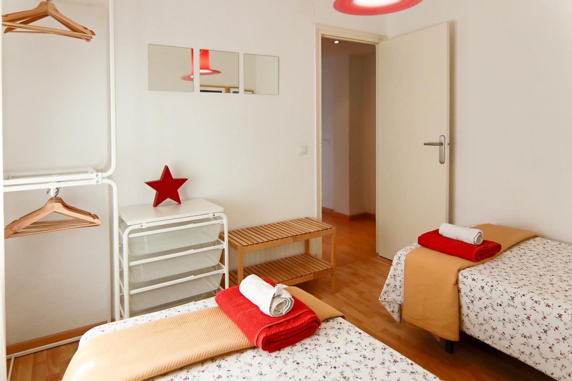 LUMINOSO. COMODO. ACOGEDOR. WIFI. Junto a AVE Valenza Esterno foto