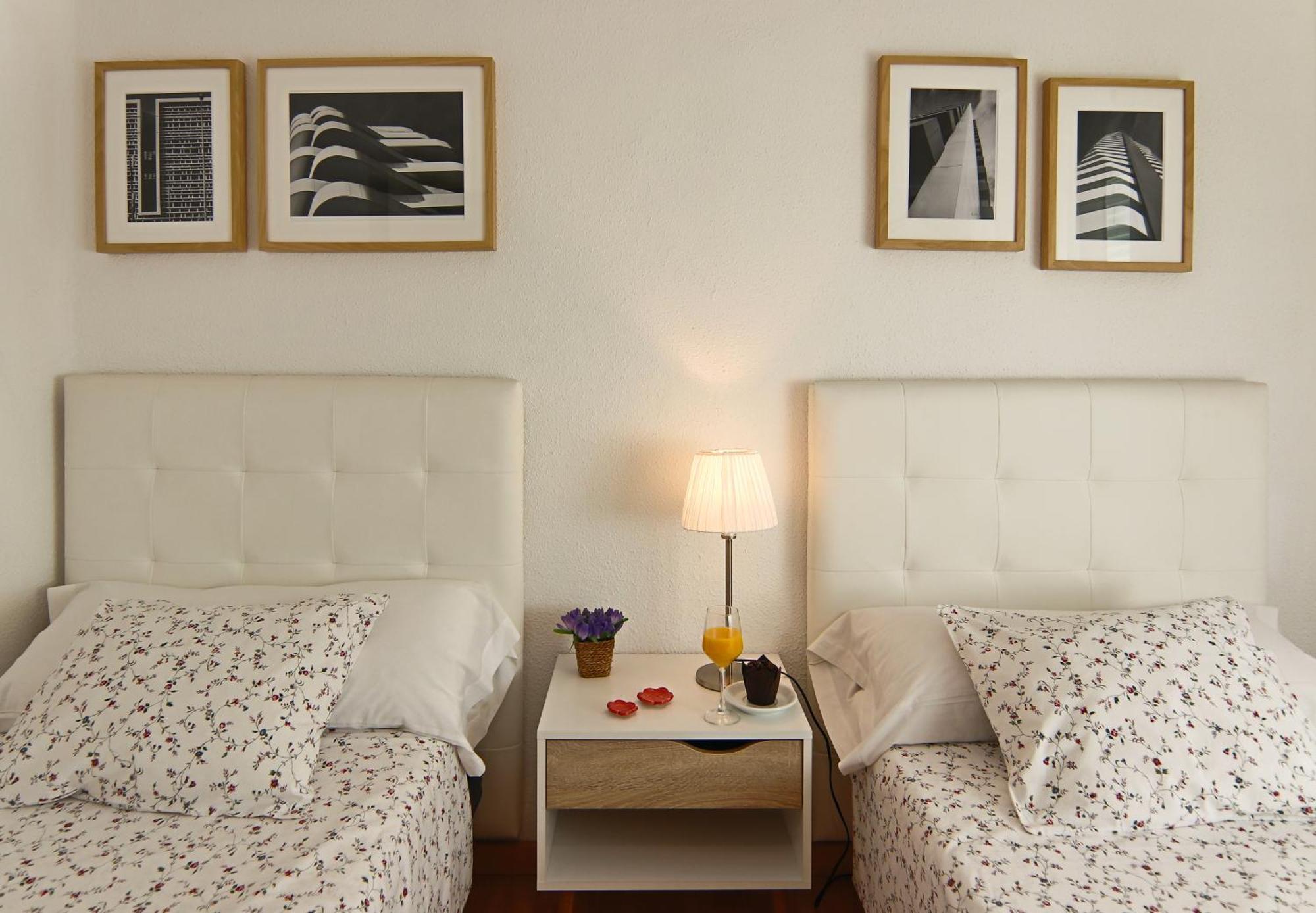 LUMINOSO. COMODO. ACOGEDOR. WIFI. Junto a AVE Valenza Esterno foto