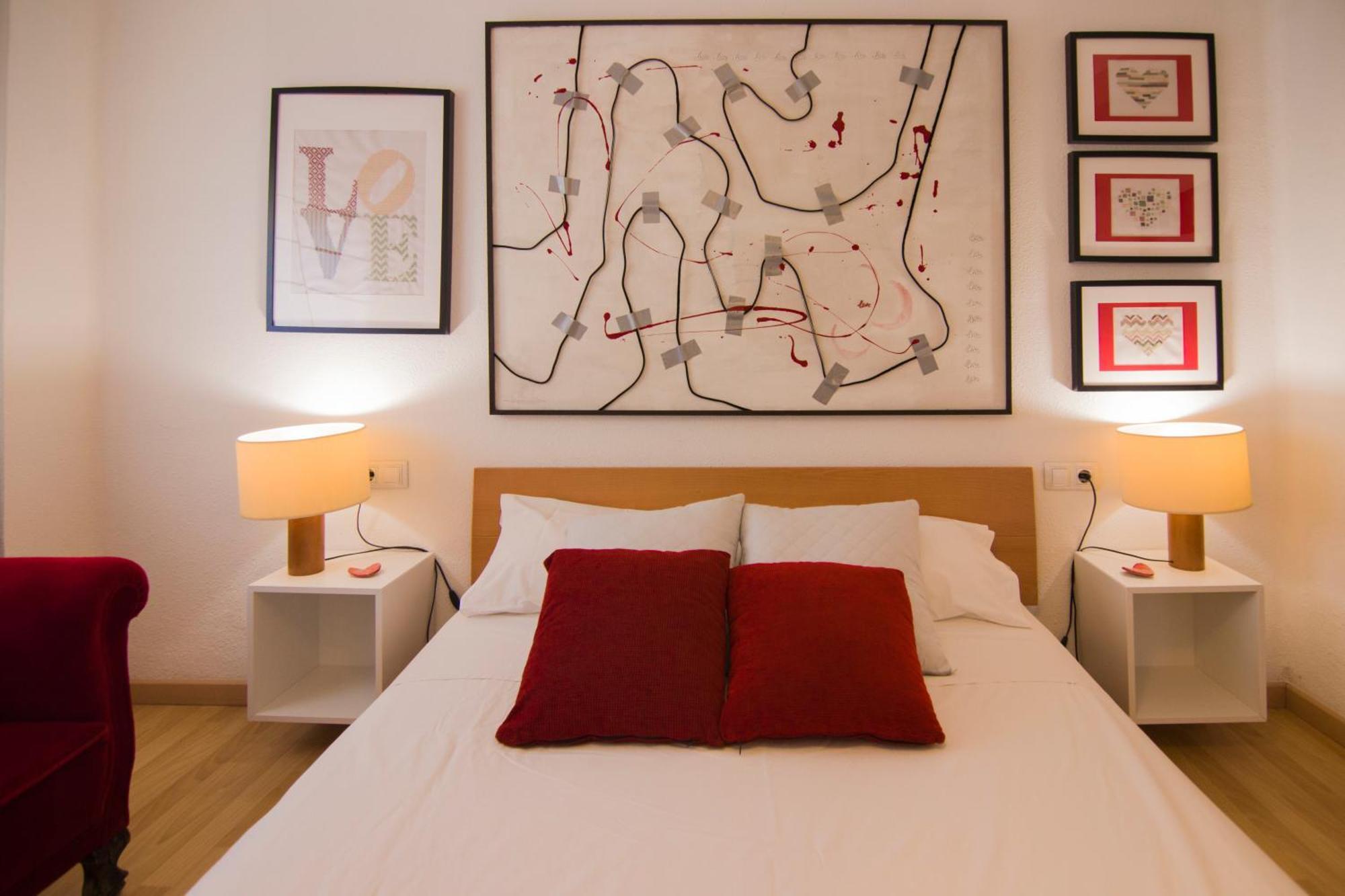 LUMINOSO. COMODO. ACOGEDOR. WIFI. Junto a AVE Valenza Esterno foto